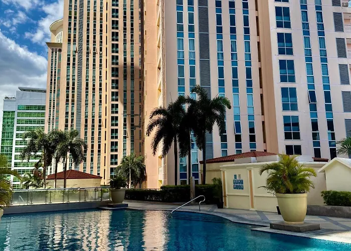 Venice Luxe Cozy Suite, Type, Pool, Kitchen, Netflix, Canal Mall Access Max 3 Guests Only Manila