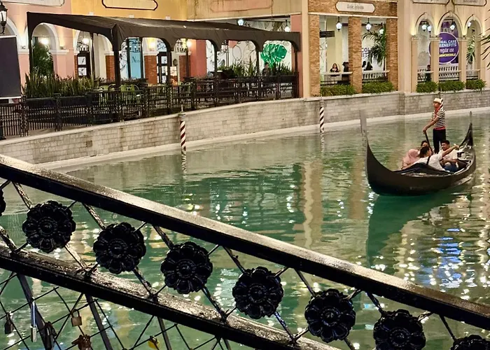 Apartment Venice Luxe Cozy Suite, Type, Pool, Kitchen, Netflix, Canal Mall Access Max 3 Guests Only Manila