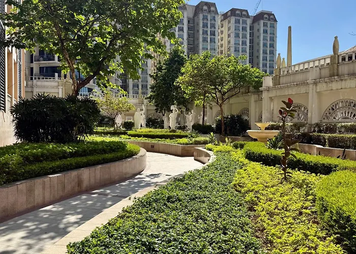 Venice Luxe Cozy Suite, Type, Pool, Kitchen, Netflix, Canal Mall Access Max 3 Guests Only Apartment Manila