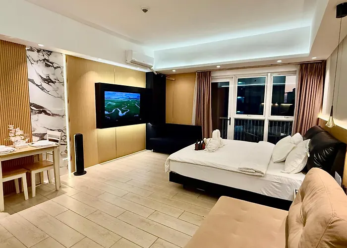 Venice Luxe Cozy Suite, Type, Pool, Kitchen, Netflix, Canal Mall Access Max 3 Guests Only Apartment *