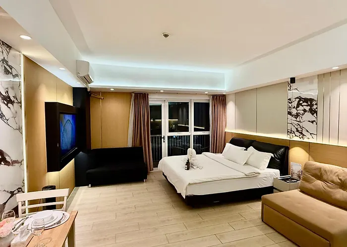Venice Luxe Cozy Suite, Type, Pool, Kitchen, Netflix, Canal Mall Access Max 3 Guests Only *
